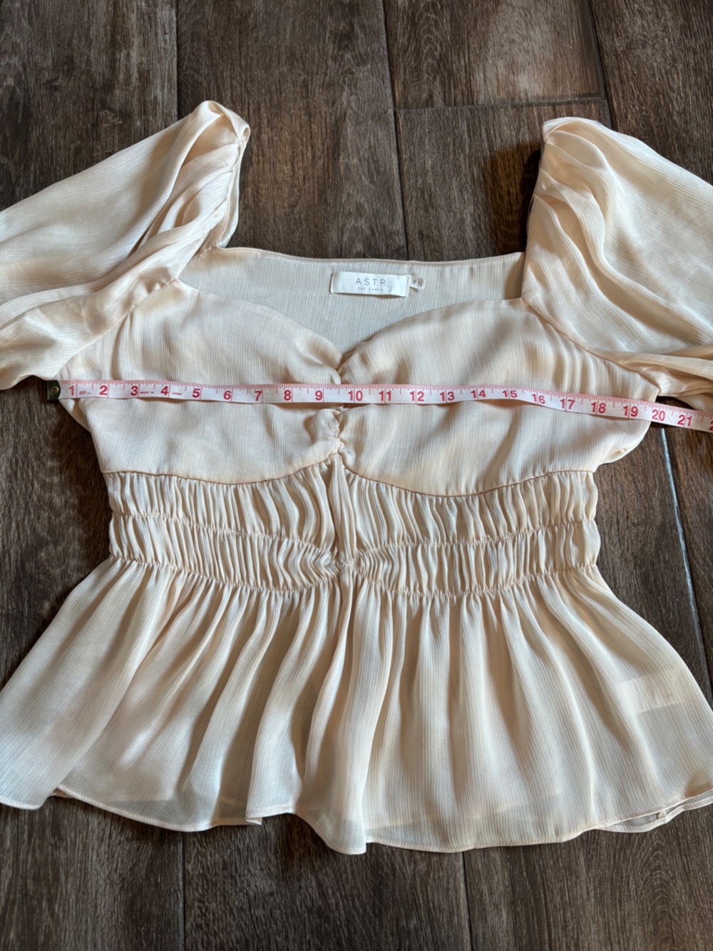 ASTR Blush Beige Smocked Peplum Puff-Sleeve Top Coquette Babydoll EUC - Picture 7 of 9